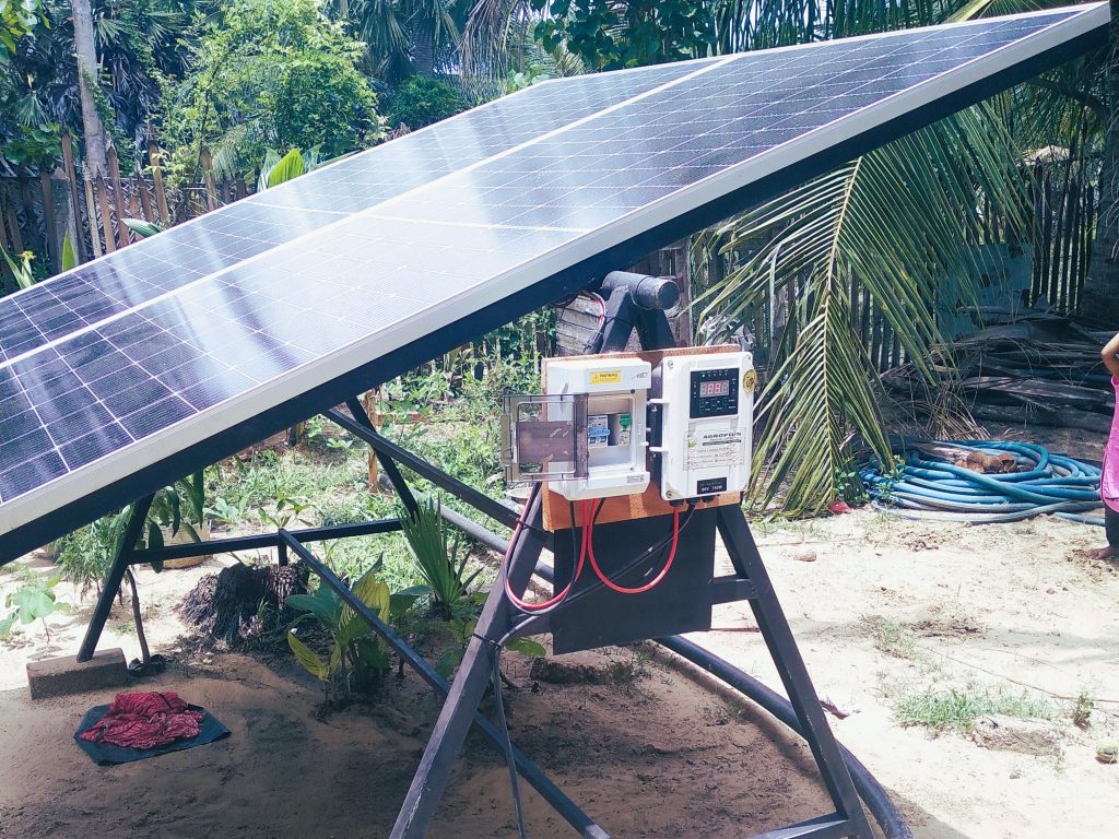 1HP l 800W l 2″x2″ Solar-Powered Surface Water Pump